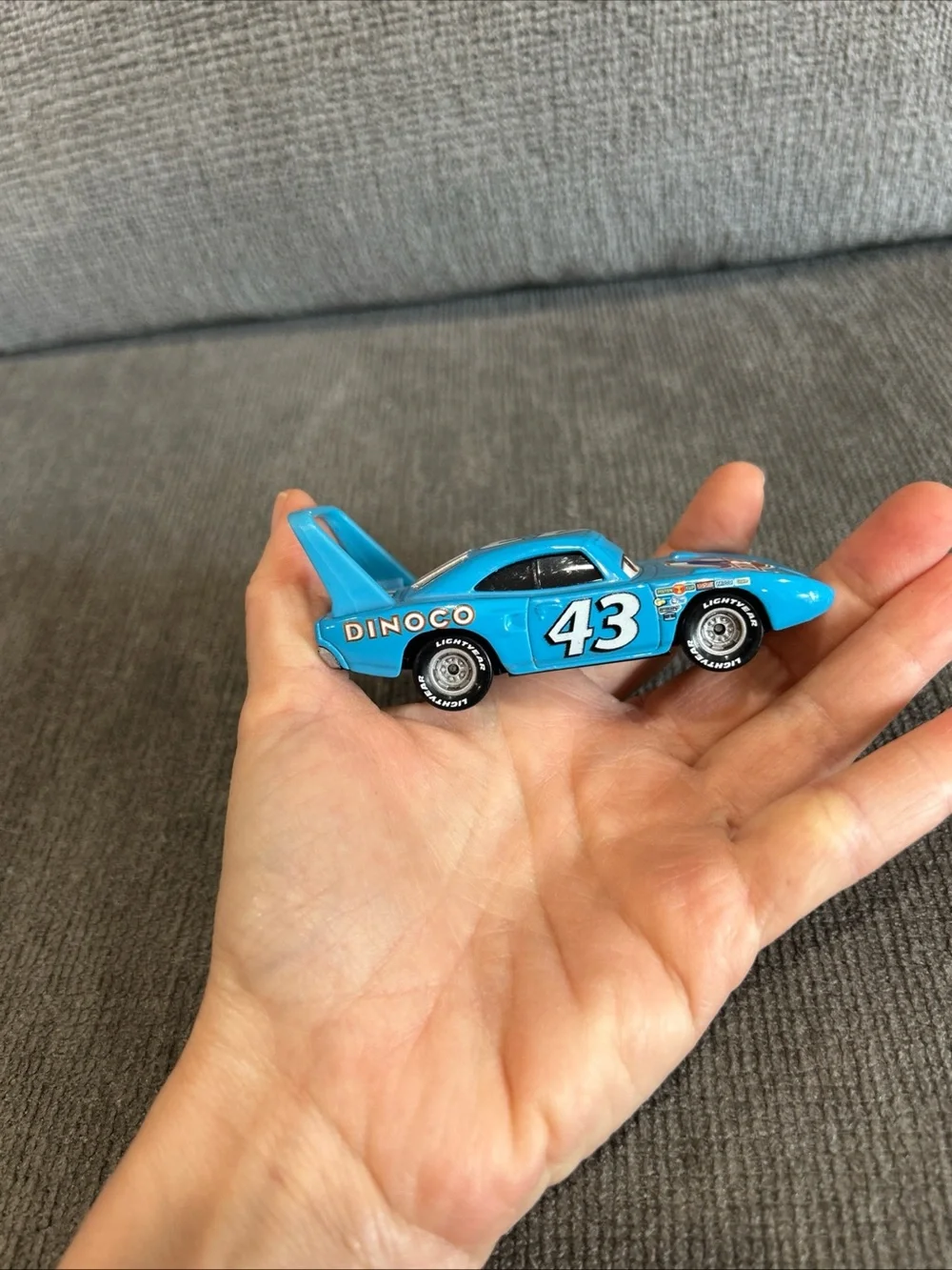 Disney Pixar Cars - THE KING STRIP WEATHERS DINOCO - 1:55 Diecast